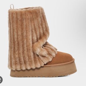 LOOKING FOR THESE! Size 7 😌